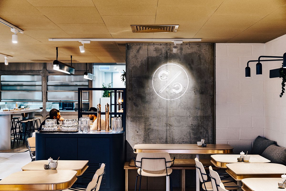 新競(jìng)爭(zhēng)格局中輕餐飲品牌的突圍 新競(jìng)爭(zhēng)格局中輕餐飲品牌的突圍,餐飲品牌品牌設(shè)計(jì),輕飲食品牌,深圳品牌設(shè)計(jì),深圳品牌策劃,深圳品牌全案策劃,深圳品牌形象塑造,深圳餐飲品牌設(shè)計(jì),輕品牌,左右格局