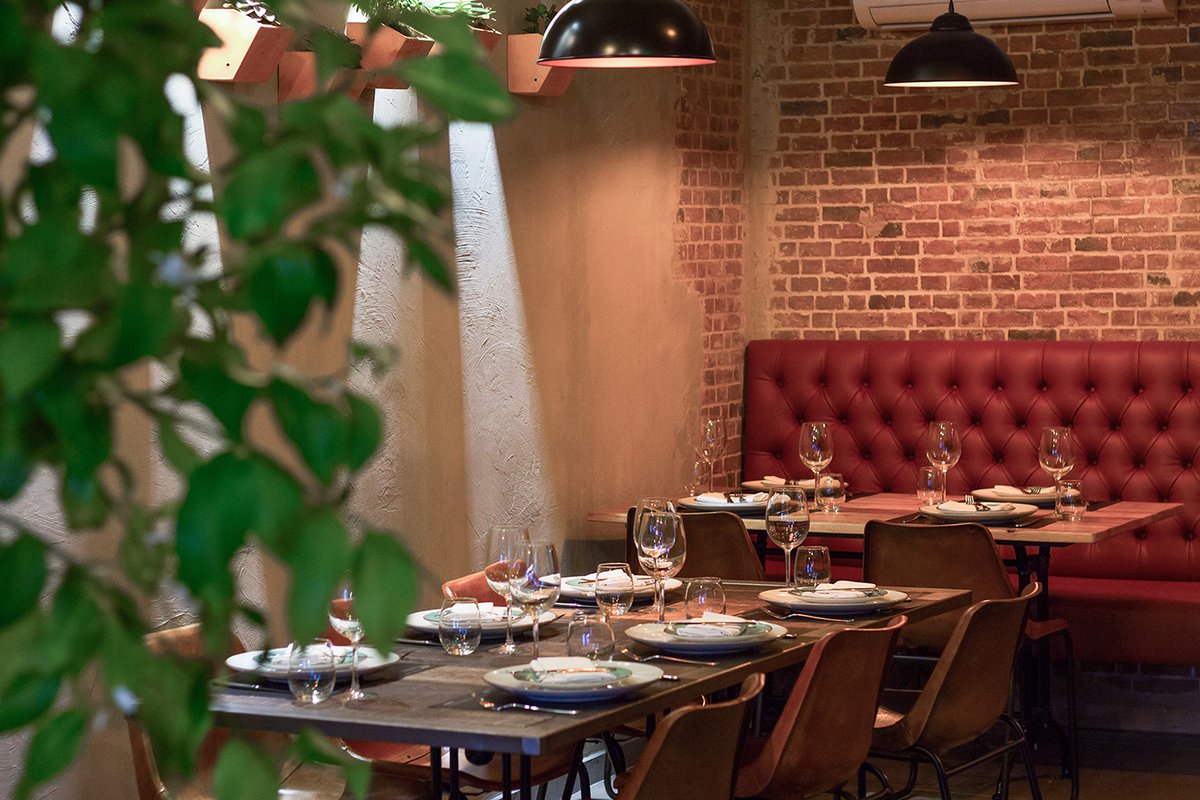 (餐飲)OFICIO餐廳品牌設計和品牌策劃中圖形設計的應用 (餐飲)OFICIO餐廳品牌設計和品牌策劃中圖形設計的應用,餐飲品牌設計,品牌形象整合,餐飲品牌圖形設計,品牌視覺設計,品牌營銷,品牌戰(zhàn)略定位,品牌設計公司,深圳品牌策劃,深圳品牌設計,左右格局