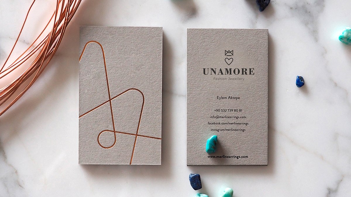 時尚珠寶首飾UNAMORE品牌設計和強化品牌“時尚”定位 時尚珠寶首飾UNAMORE品牌設計和強化品牌“時尚”定位,時尚珠寶品牌設計,時尚品牌形象設計,品牌形象整合,珠寶品牌營銷,品牌戰略定位,品牌設計公司,品牌策劃公司,深圳品牌策劃,深圳品牌設計,左右格局