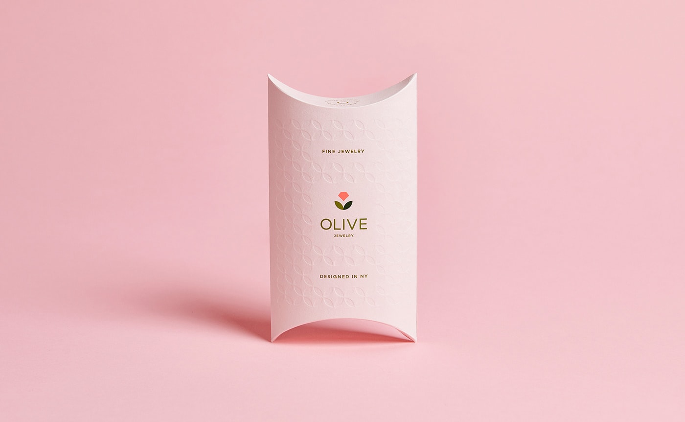 Olive高級奢華珠寶創(chuàng)業(yè)公司品牌戰(zhàn)略定位案例 Olive高級奢華珠寶創(chuàng)業(yè)公司品牌戰(zhàn)略定位案例,珠寶品牌設(shè)計(jì),網(wǎng)站設(shè)計(jì),品牌設(shè)計(jì)公司,品牌戰(zhàn)略定位,左右格局